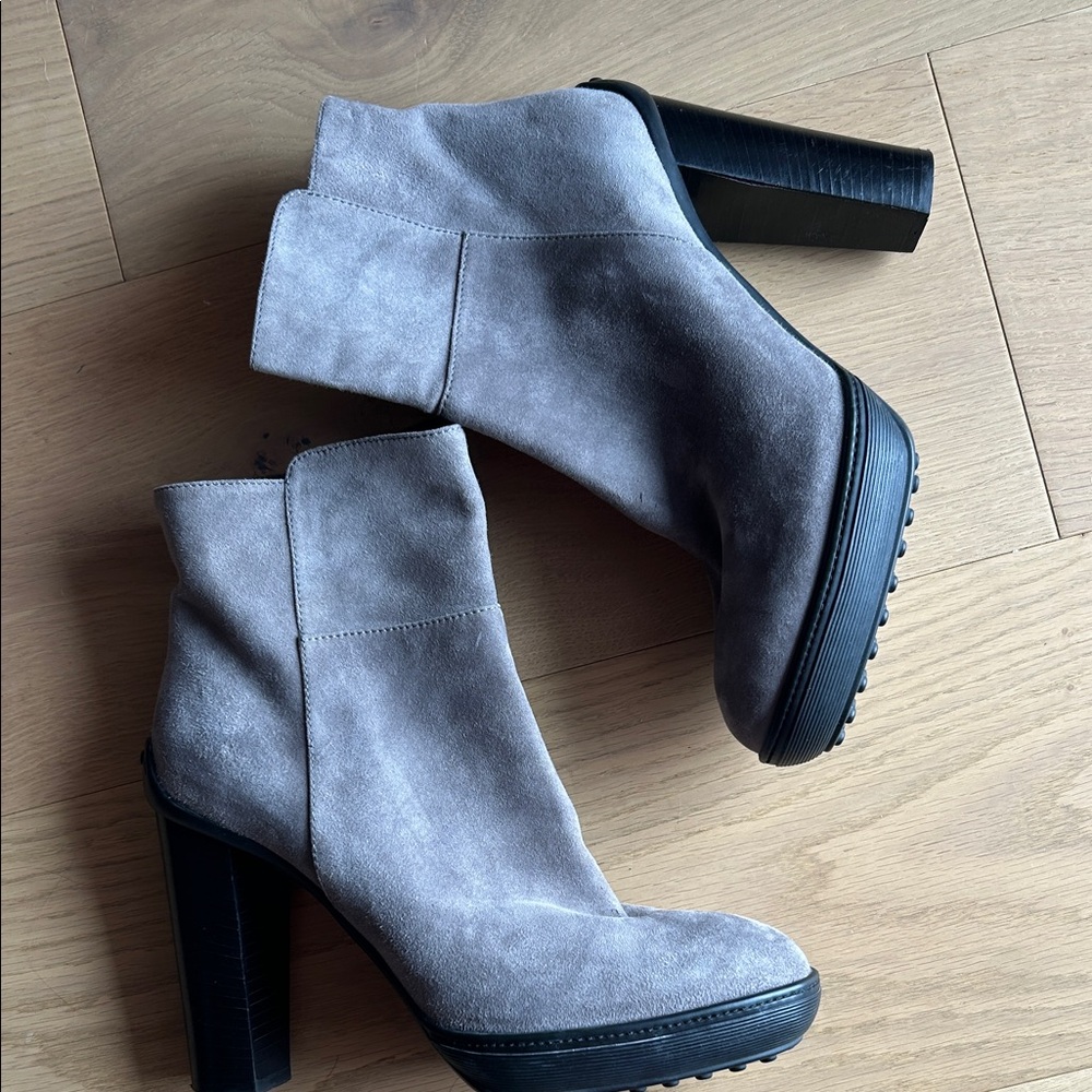 TOD’s Women's Gray Suede Ankle Boots with Side Zipper